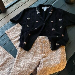 Vintage Jantzen Knit Short Sleeve Cardigan Embroidered Floral on Black Sz M/L